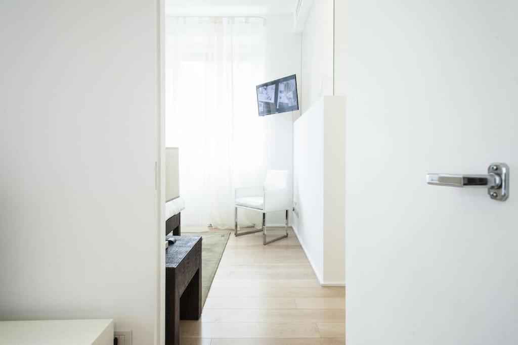 Charming Home Near Duomo ミラノ エクステリア 写真